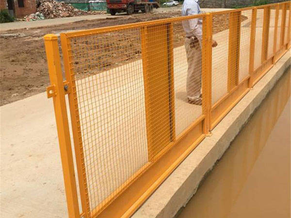 青海网片基坑护栏图片3